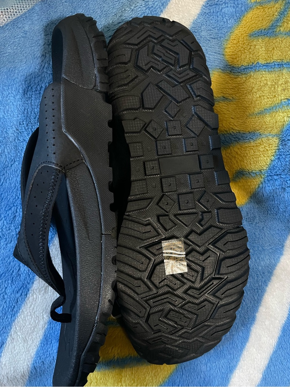Men’s Black Comfort Flip-Flops - Picture 5 of 6